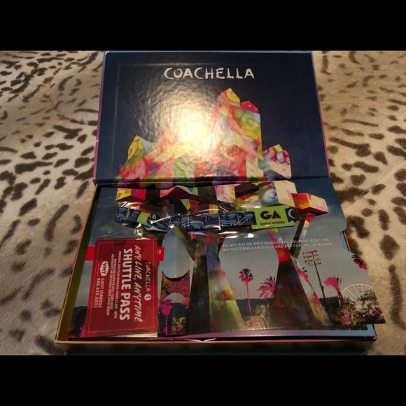 S•O•L•D COACHELLA 2018 🌼 WEEKEND ONE WITH SHUTTLE - Picture 3 of 4